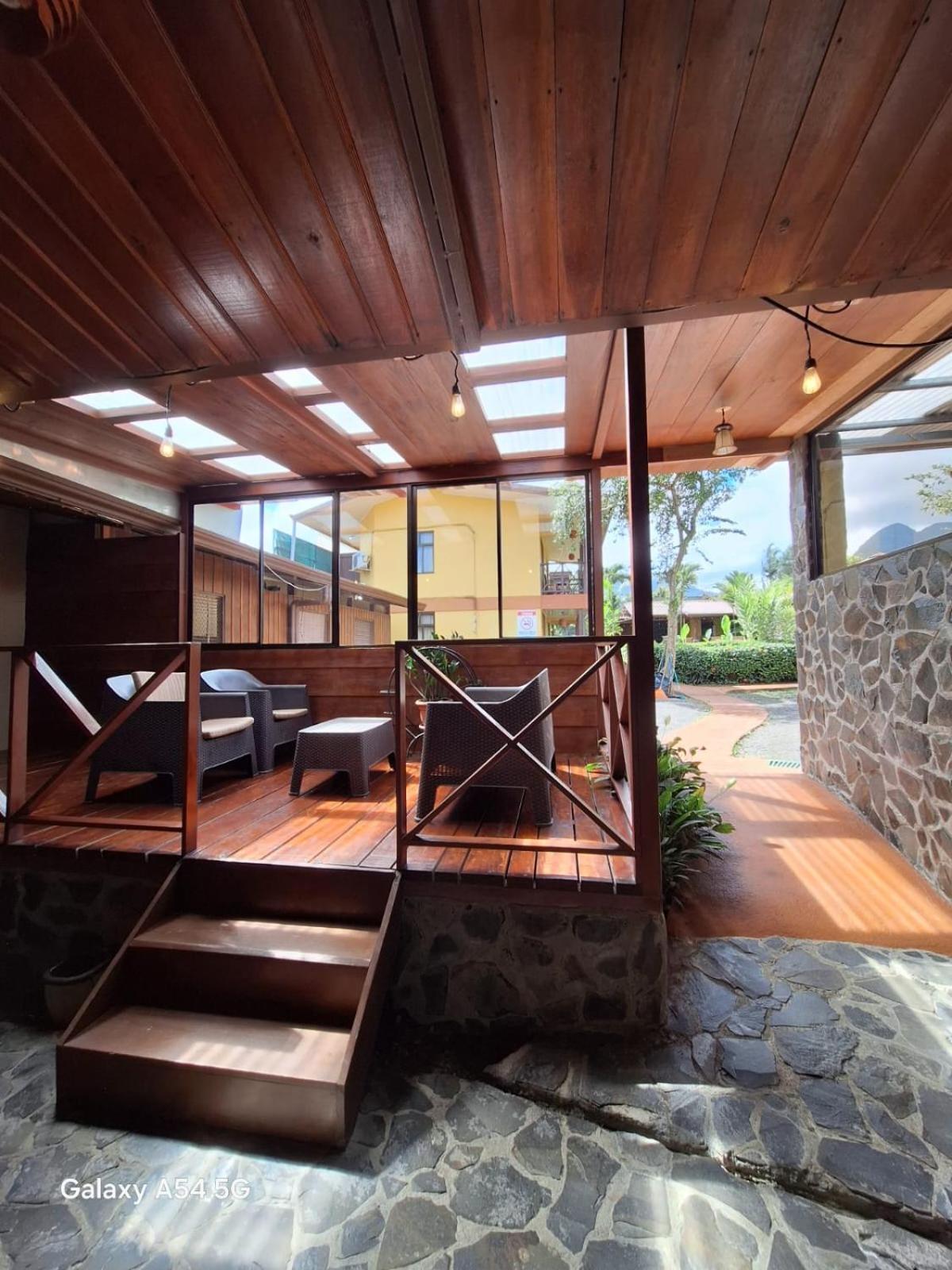 Hotel Iris Arenal La Fortuna Exterior photo
