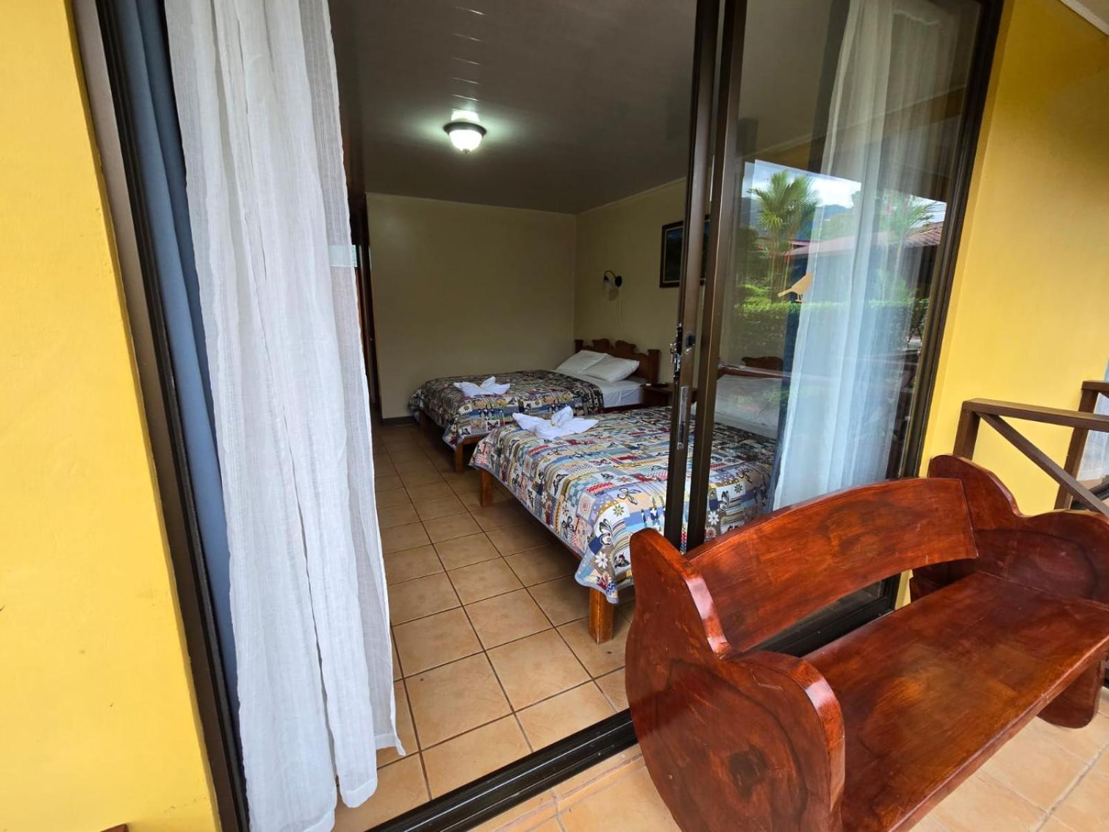Hotel Iris Arenal La Fortuna Exterior photo