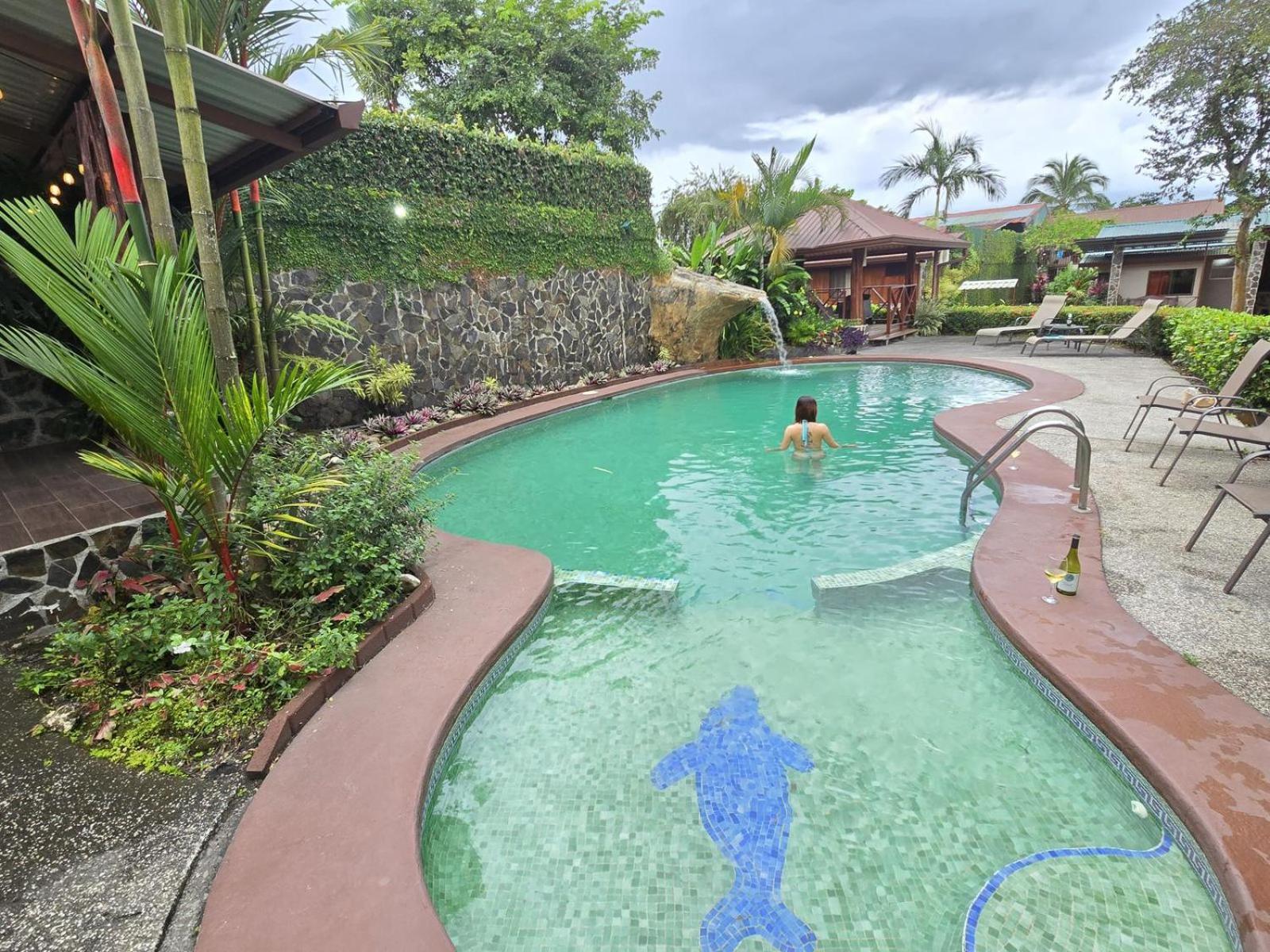 Hotel Iris Arenal La Fortuna Exterior photo